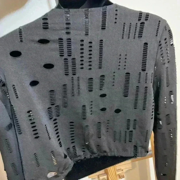 Fashion Nova shrug stretchy with holes size 2X - Picture 2 of 6